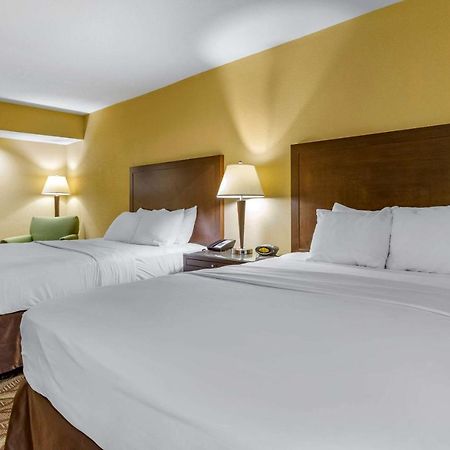 Clarion Inn & Suites Roswell Exteriör bild