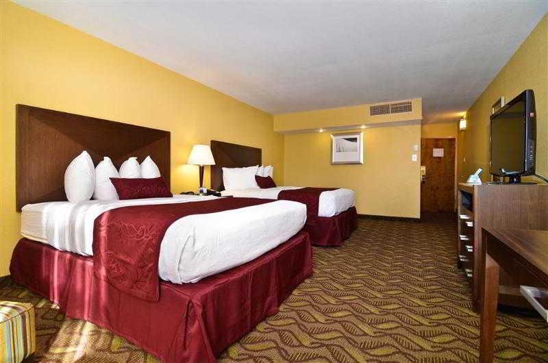 Clarion Inn & Suites Roswell Exteriör bild