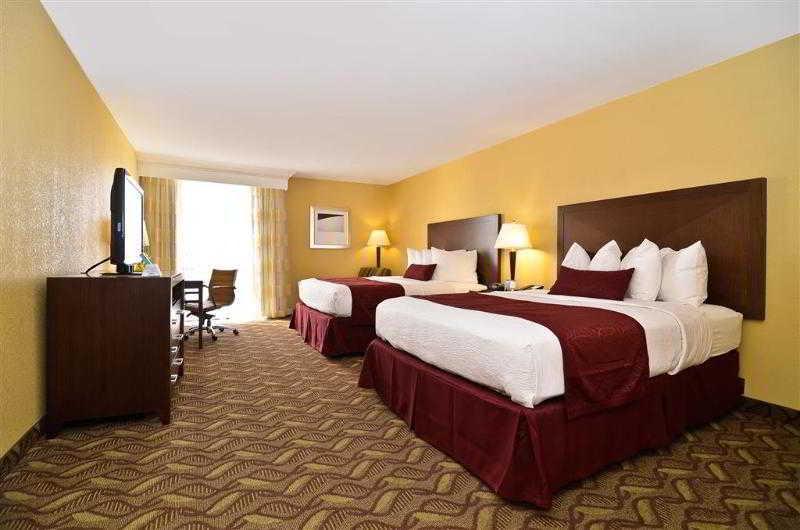 Clarion Inn & Suites Roswell Exteriör bild
