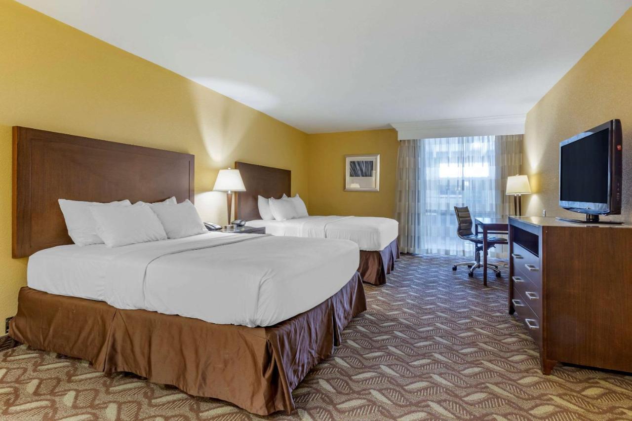 Clarion Inn & Suites Roswell Exteriör bild