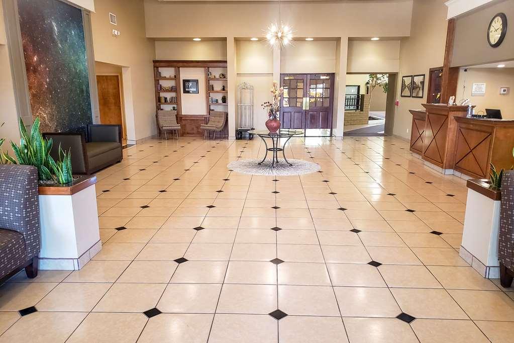 Clarion Inn & Suites Roswell Inreriör bild