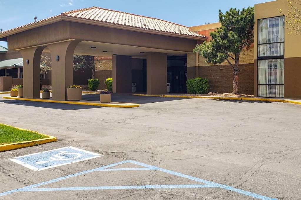 Clarion Inn & Suites Roswell Exteriör bild