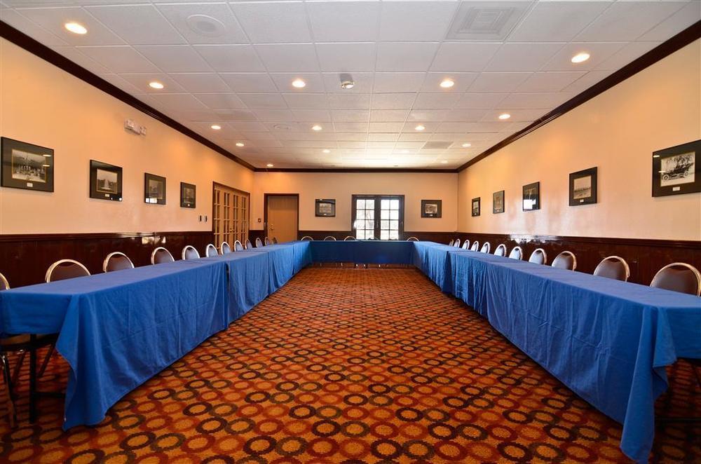 Clarion Inn & Suites Roswell Business bild